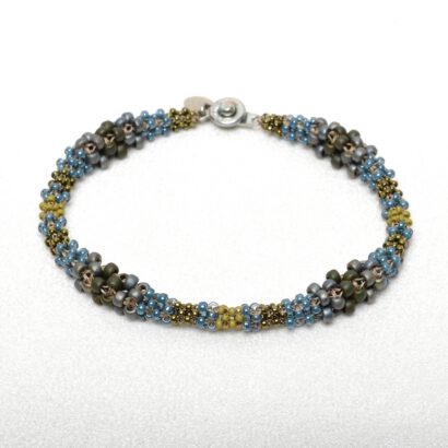 Perlenarmband - olivgrün-jeans